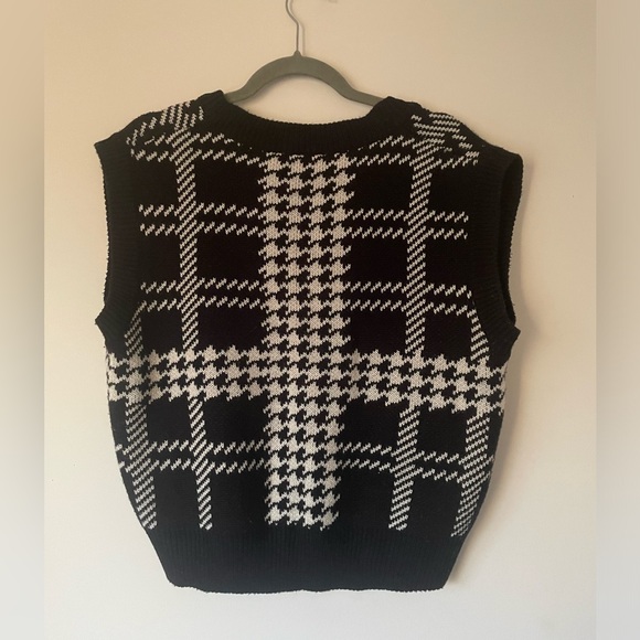 OAK + FORT Sweater Vest - black & white in Small - Picture 2 of 3